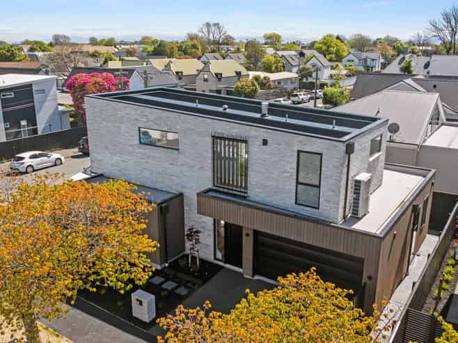 33 Clare Road, Merivale