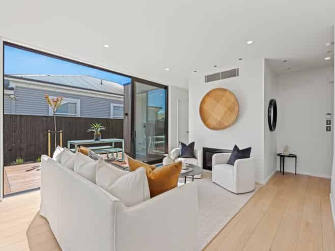 33 Clare Road, Merivale