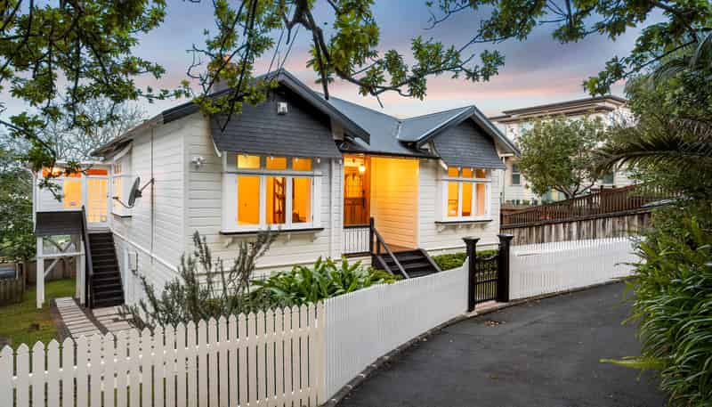 86 Ladies Mile, Remuera