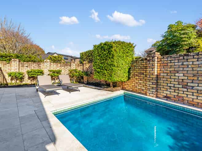 9 Wynsfield Garden, Saint Heliers