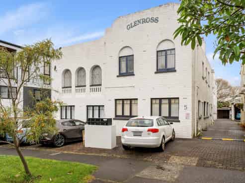 8/5 Sarawia Street, Newmarket