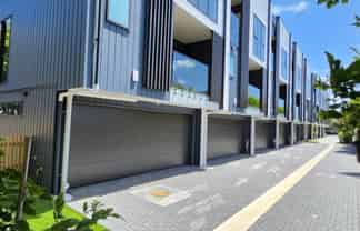 10/12 King Edward Avenue, Epsom