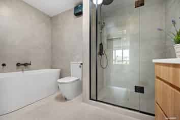 10/12 King Edward Avenue, Epsom