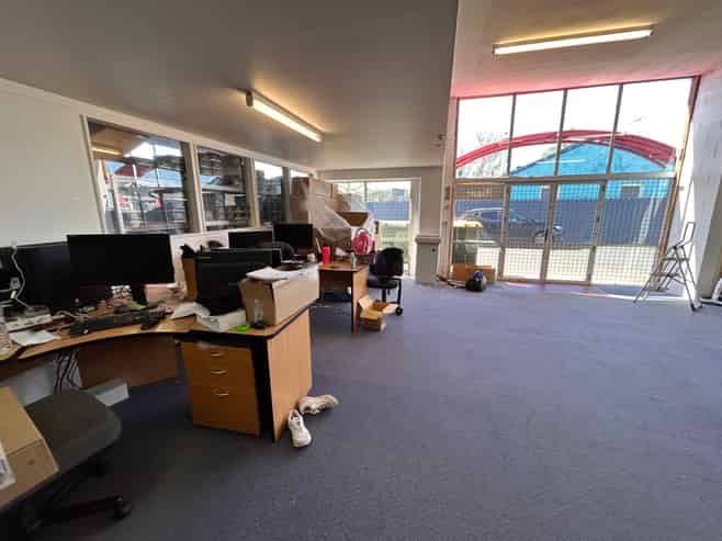 COMMERCIAL OPPORTUNITY MOSGIEL