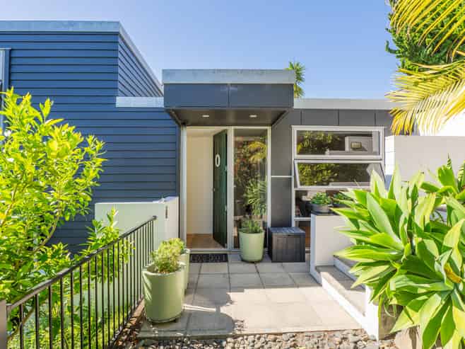 18 Pine Grove, Tairua