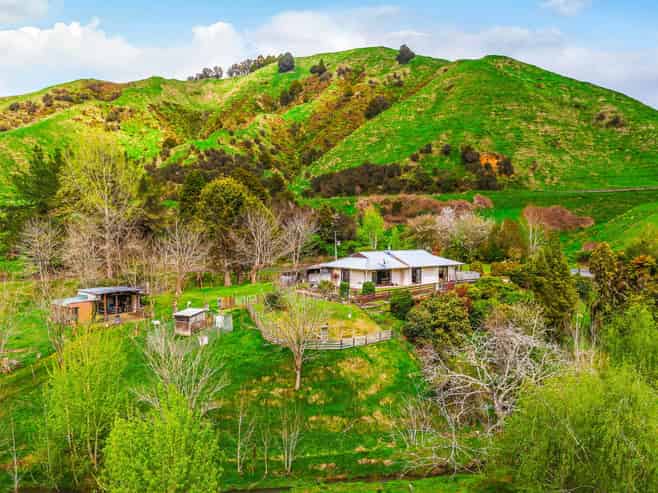 162 Okahukura Saddle Road, Matiere