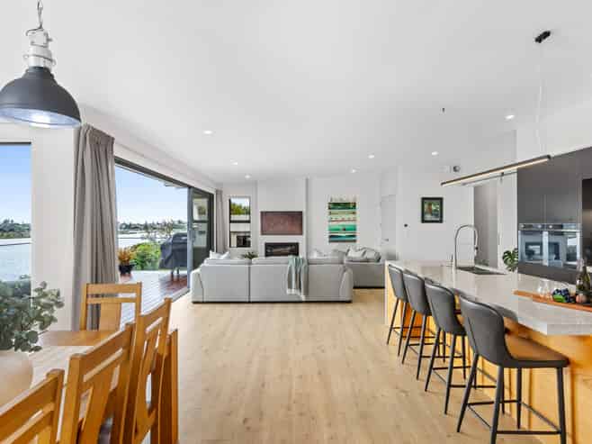 51 Moffat Road, Red Beach