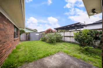 2/377 Blockhouse Bay Road, Blockhouse Bay
