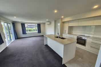 6 Lloyds Close, Rolleston