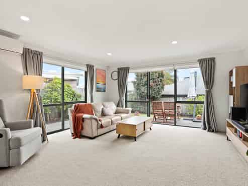 1B Duncan Avenue, Te Atatu South