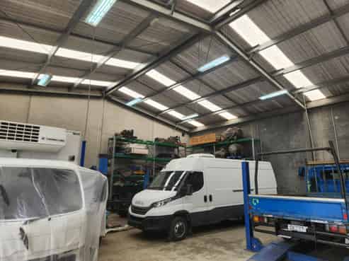 High-stud warehouse with yard and facilities