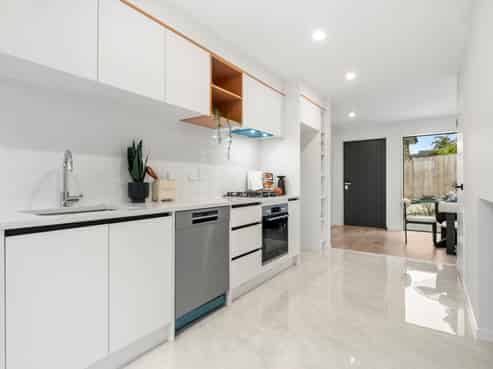 1-4/311 Albany Highway, Rosedale