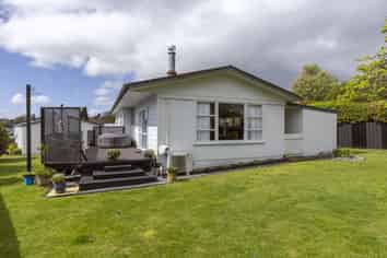 10 Green Place, Richmond Heights