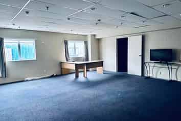Versatile First Floor Office - 454 Colombo Street