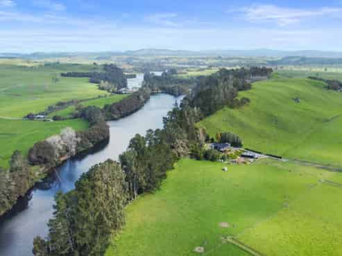 2948 Arapuni Road, Pukeatua