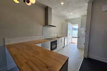 Flat 1/259 Jackson Street, Petone