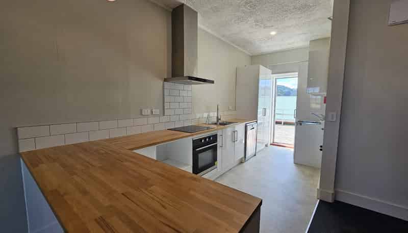 Flat 1/259 Jackson Street, Petone