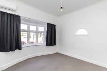 364A The Parade, Island Bay