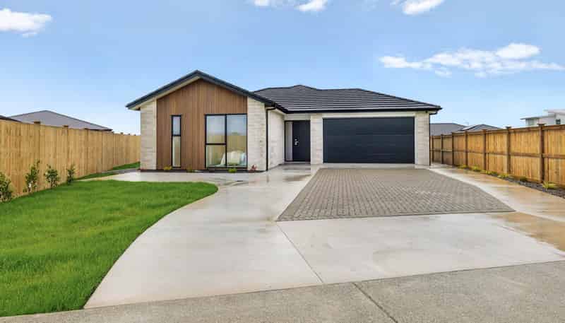 18 Taurangawaka Road, One Tree Point