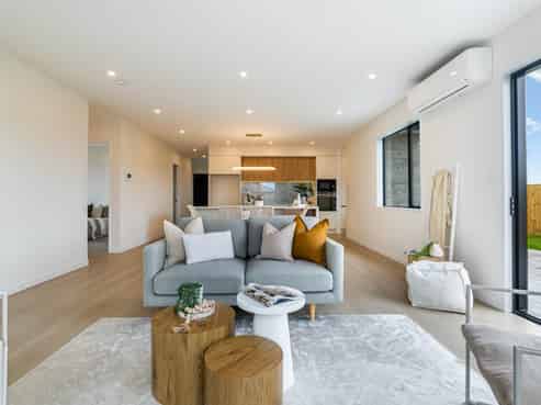 18 Taurangawaka Road, One Tree Point