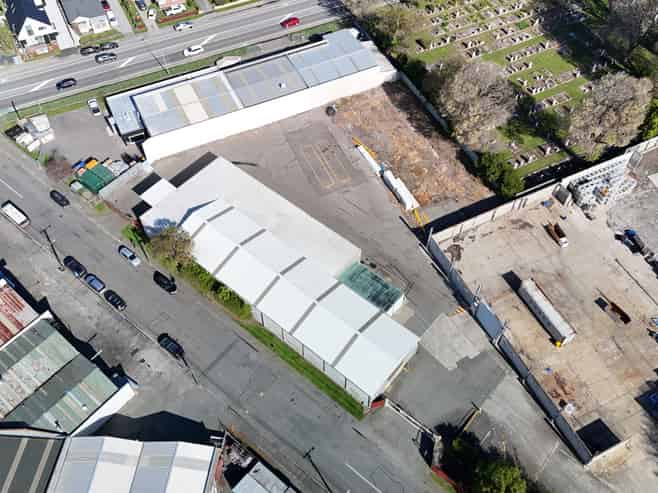 Functional warehouse with yard