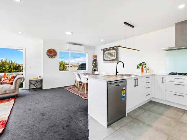 2 Harore Road, Takanini