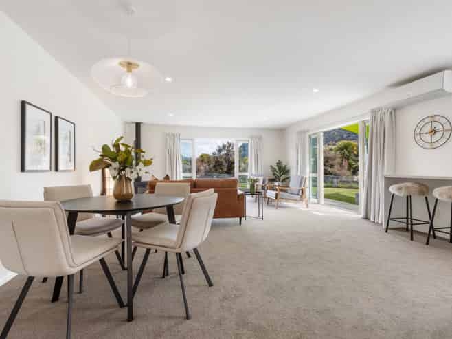 17 Hunt Place, Albert Town