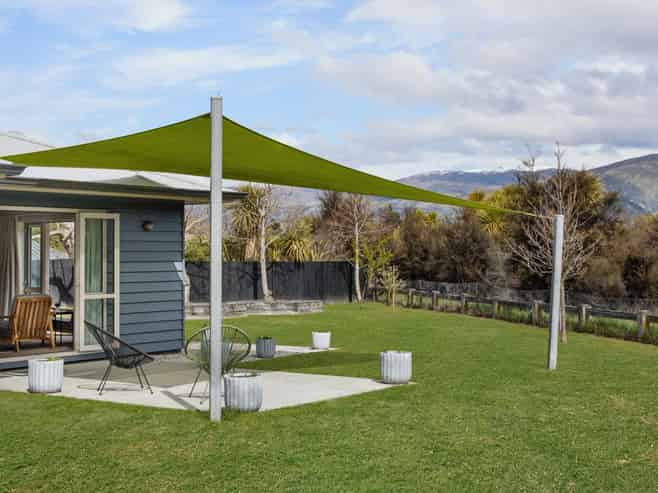 17 Hunt Place, Albert Town