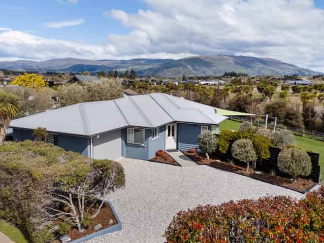 17 Hunt Place, Albert Town