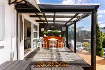 2/14 Argyle Street, Herne Bay