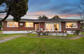 10 Scanlen Terrace, Kelston