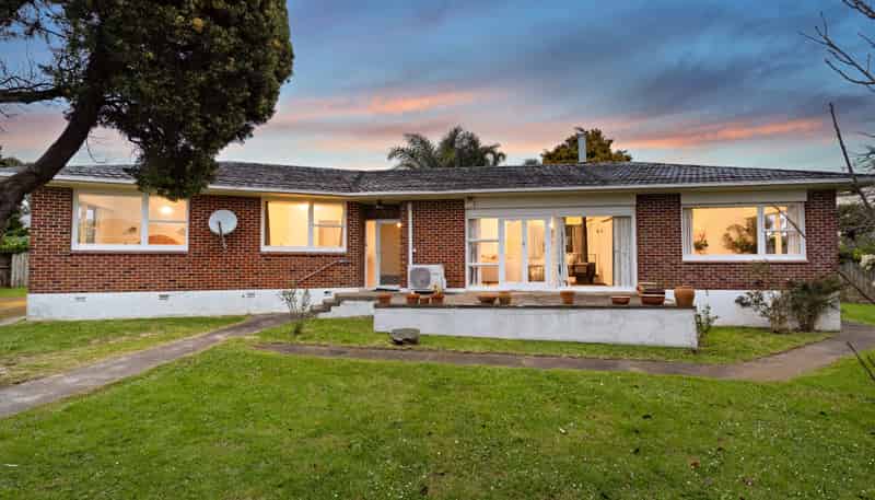 10 Scanlen Terrace, Kelston
