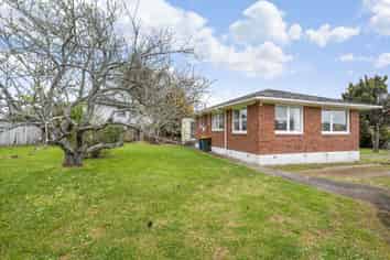 10 Scanlen Terrace, Kelston