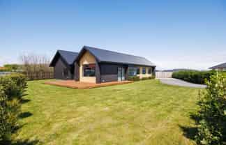 152 Pharazyn Street, Feilding