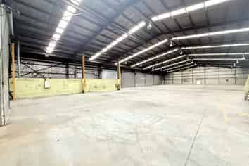 High-Powered East Tamaki Facility | 2,595 m2