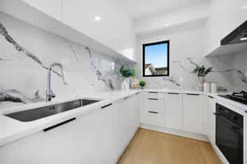 14D Hope Farm Avenue, Pakuranga Heights