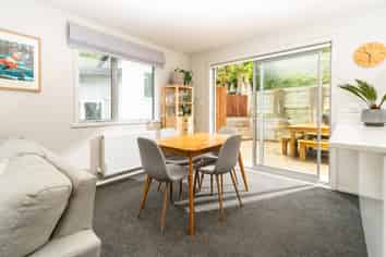 20B Rarangi Way, Owhiro Bay