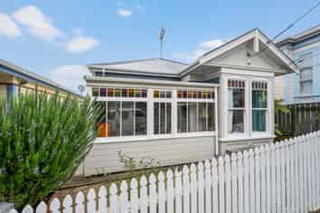 7 Chilka Street, Berhampore