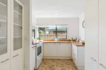 6/42 Main Road, Tawa