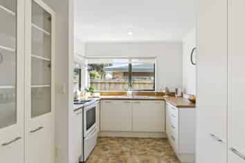 6/42 Main Road, Tawa