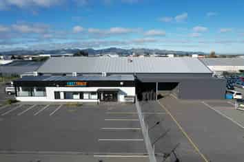 Modernized Warehouse with Huge Yard in Sockburn