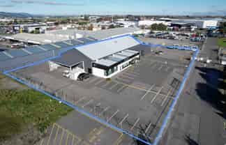 Modernized Warehouse with Huge Yard in Sockburn