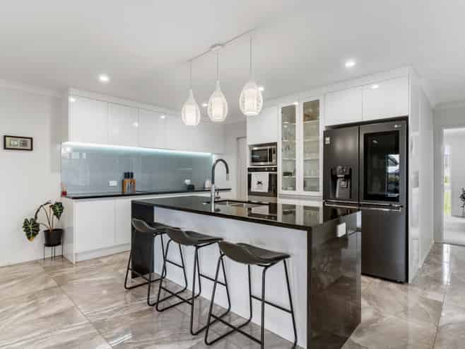 6 Artists Avenue, Beachlands