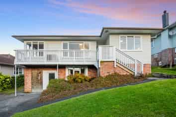 62 Stottholm Road, Titirangi
