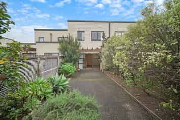 2/17 Harbour View Road, Te Atatu Peninsula