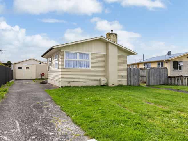 10 Pamela Place, Deanwell