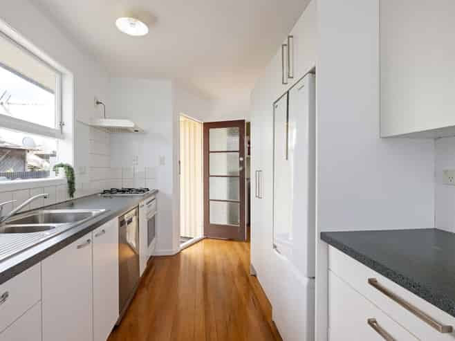 10 Pamela Place, Deanwell