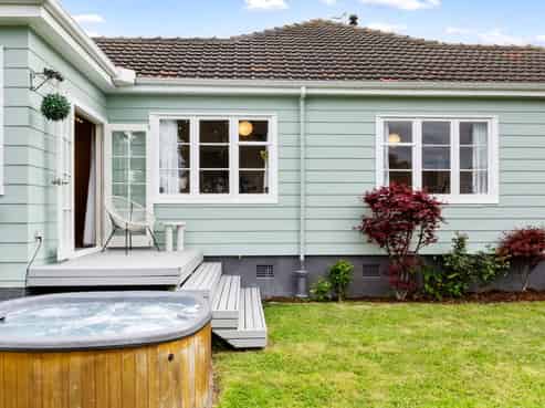 235 Georges Drive, Napier South