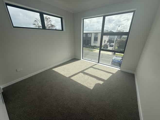 2A Mayflower Close, Mangere East