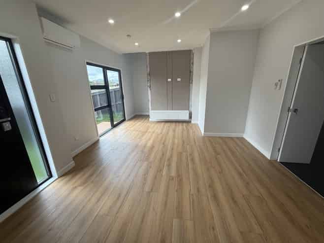 2A Mayflower Close, Mangere East